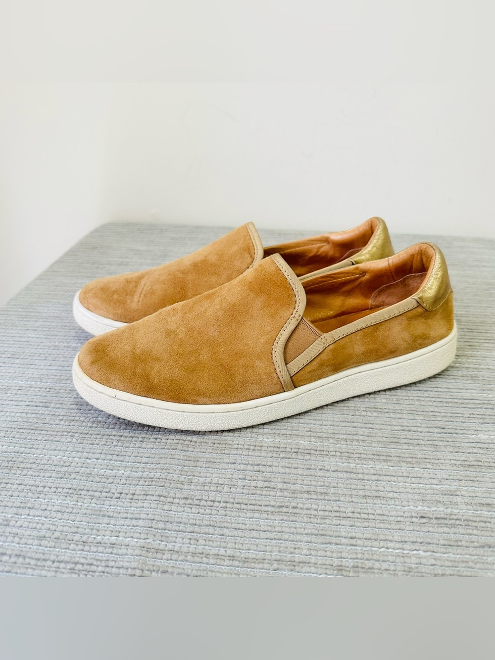 UGG Womens ALAMEDA Suede Slip On Comfort Shoes‎ Sneakers Chestnut 8,5